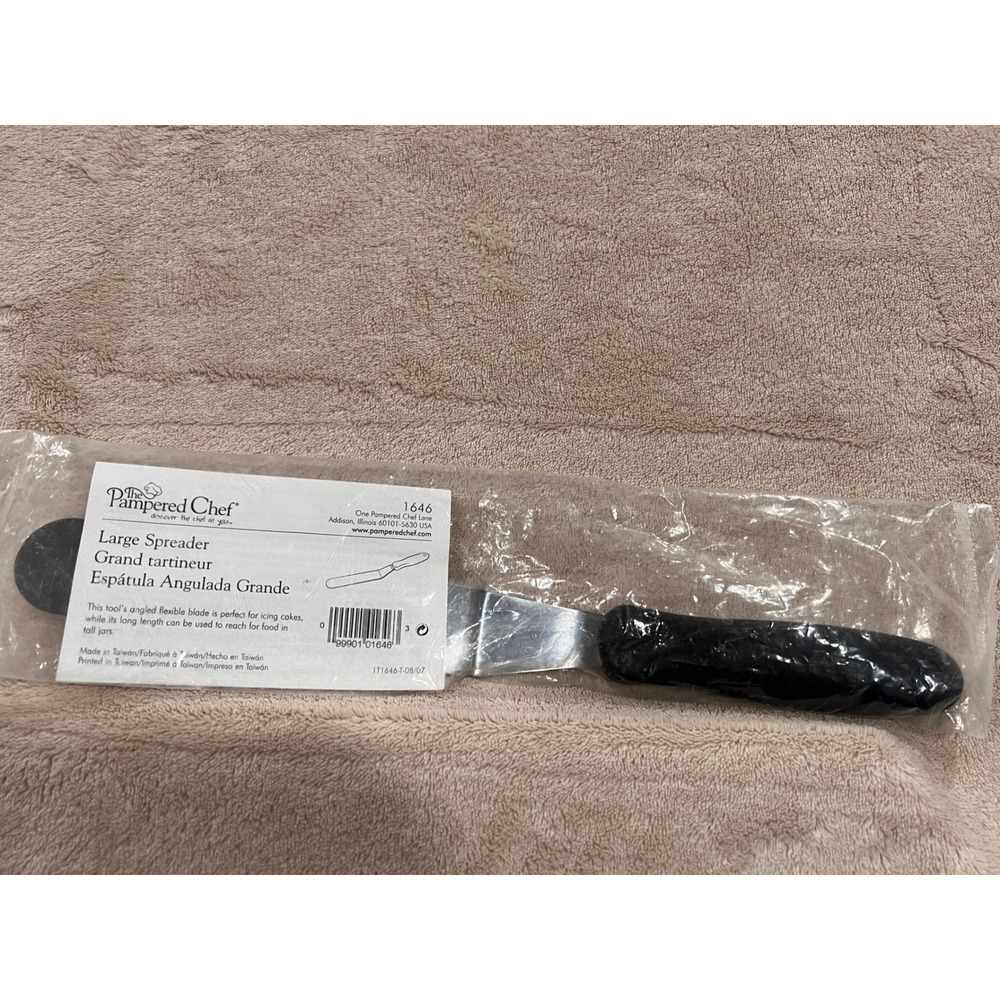 Pampered Chef Large Spreader NEW  13" Long #1646 Discontinued